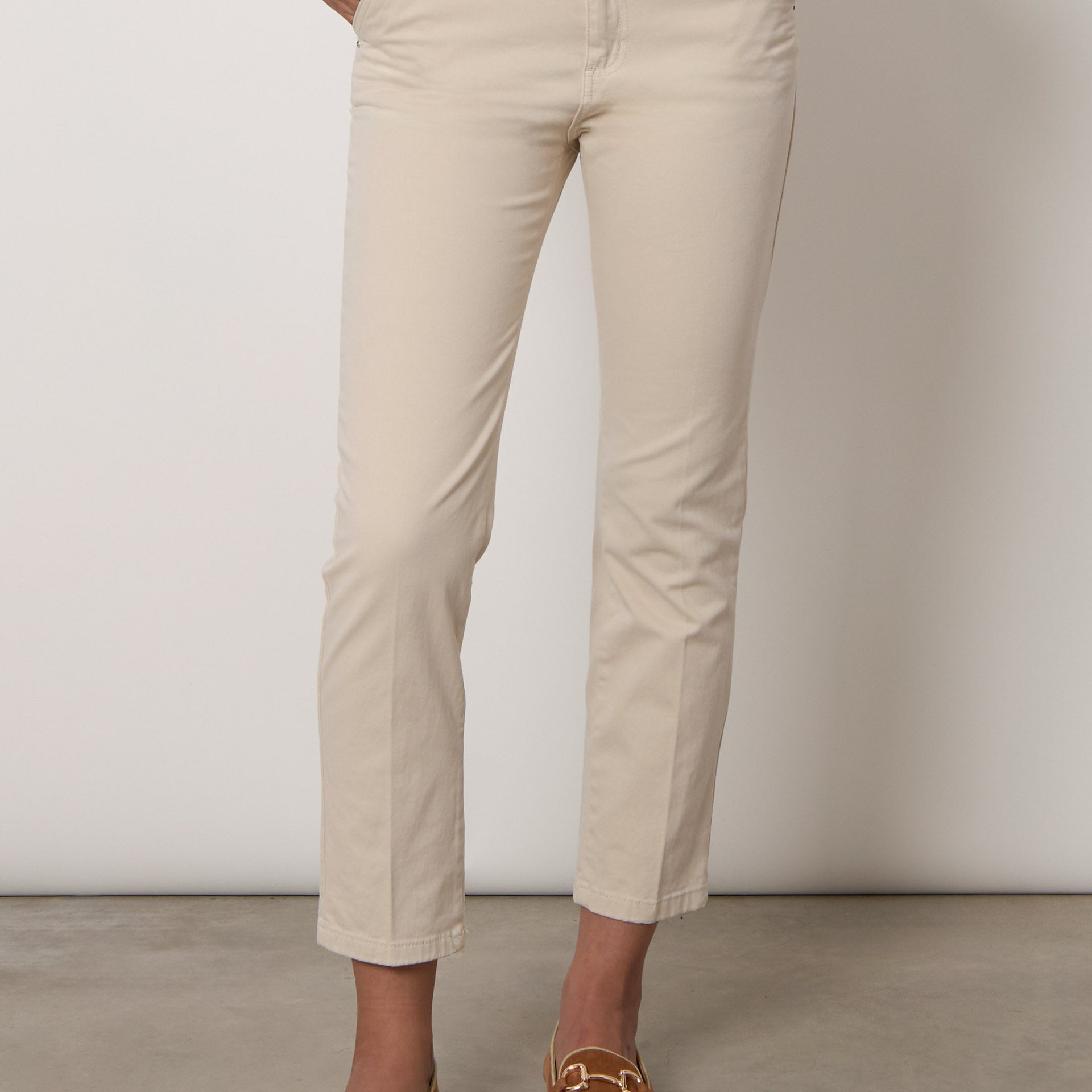 Pantaloni chino a vita alta