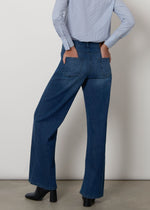 Jeans ampio a vita alta