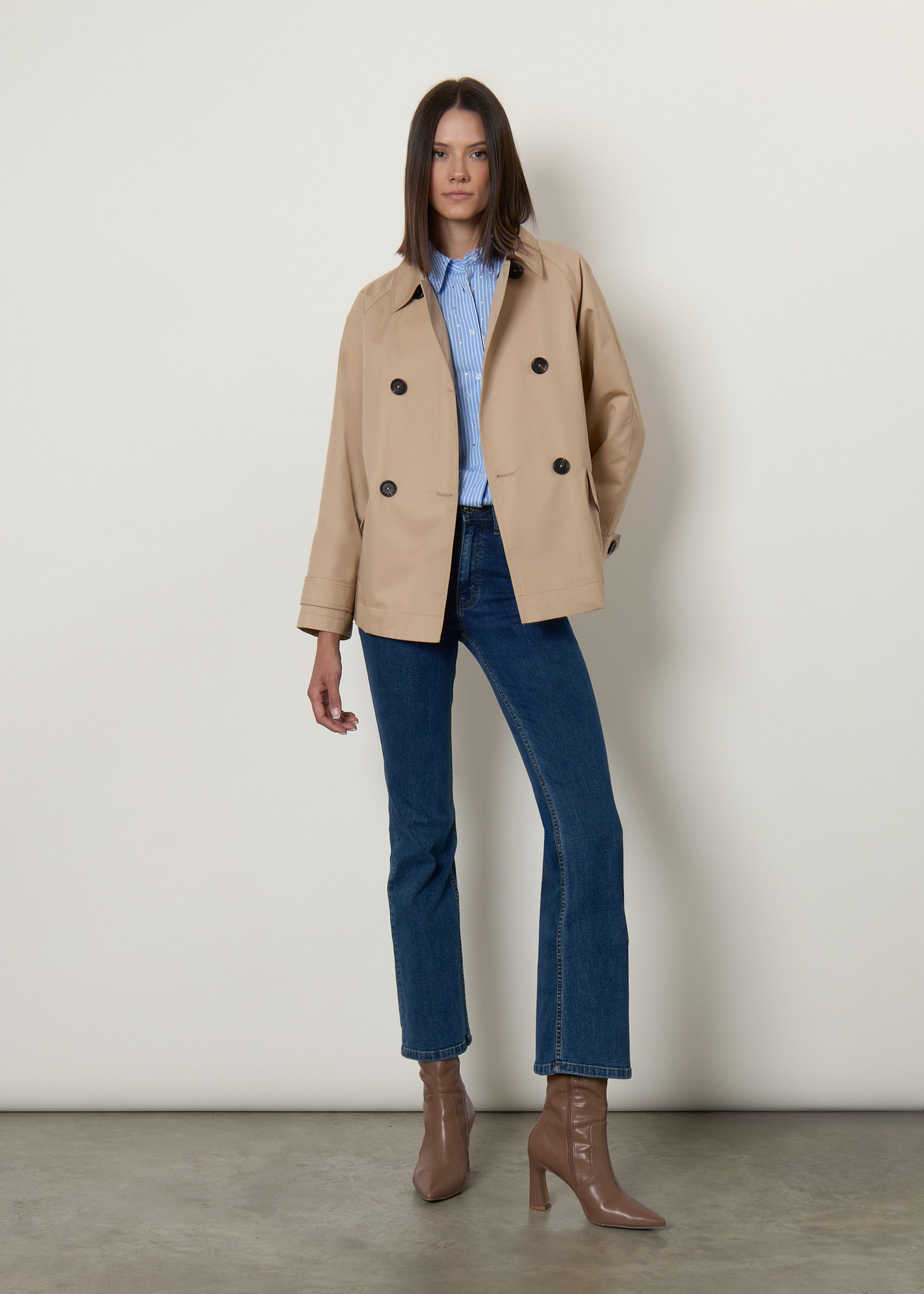 Trench corto doppiopetto