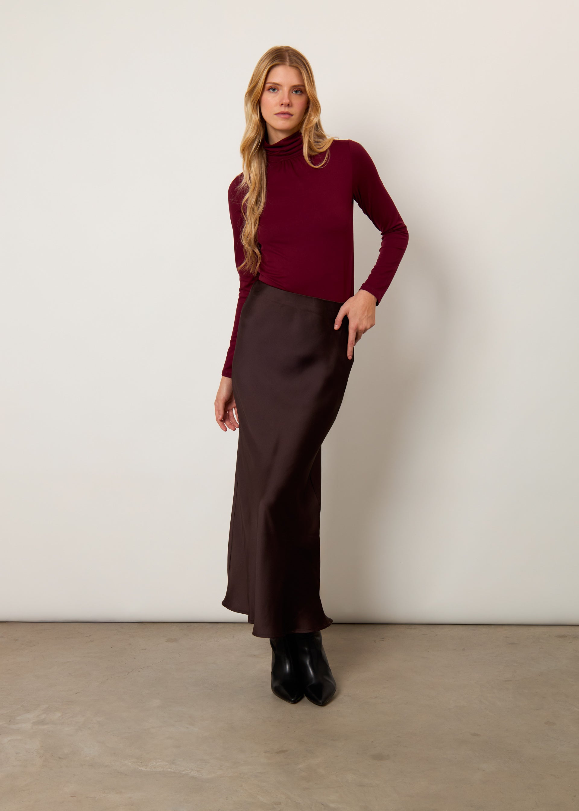 Gonna in satin a trapezio