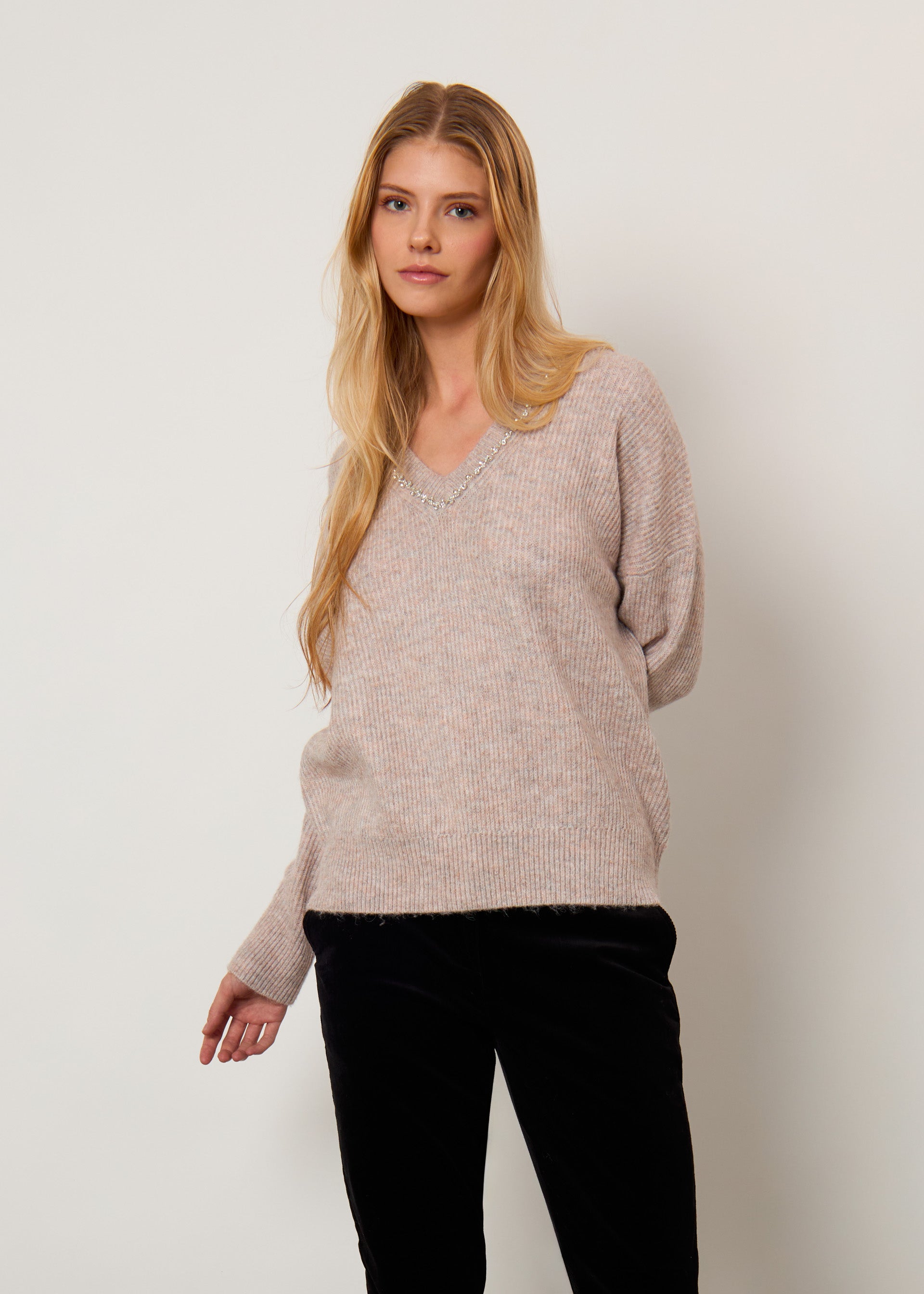 Scollo a V a coste misto lana