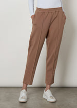 Pantaloni carrot