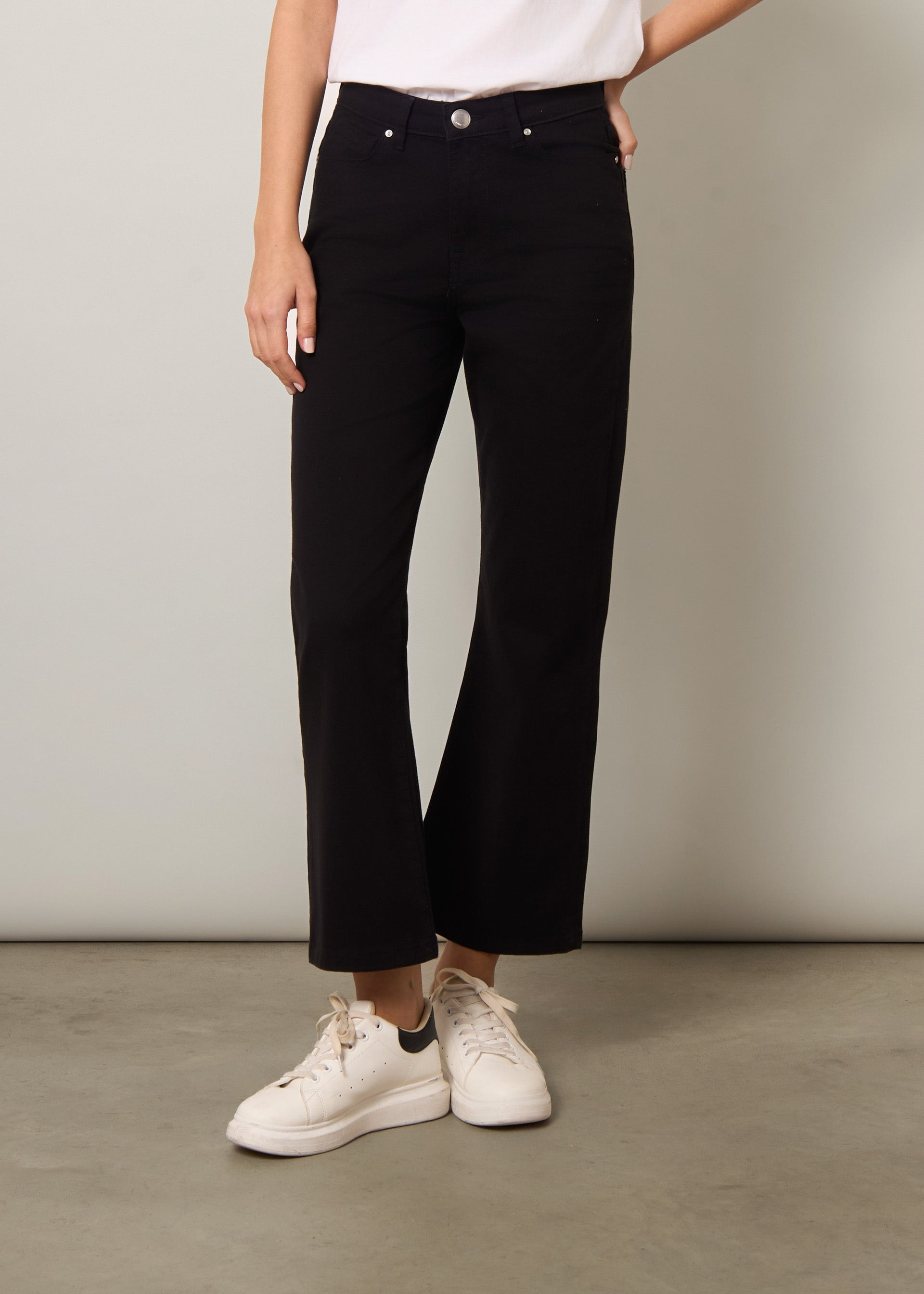 Pantaloni flare slim fit