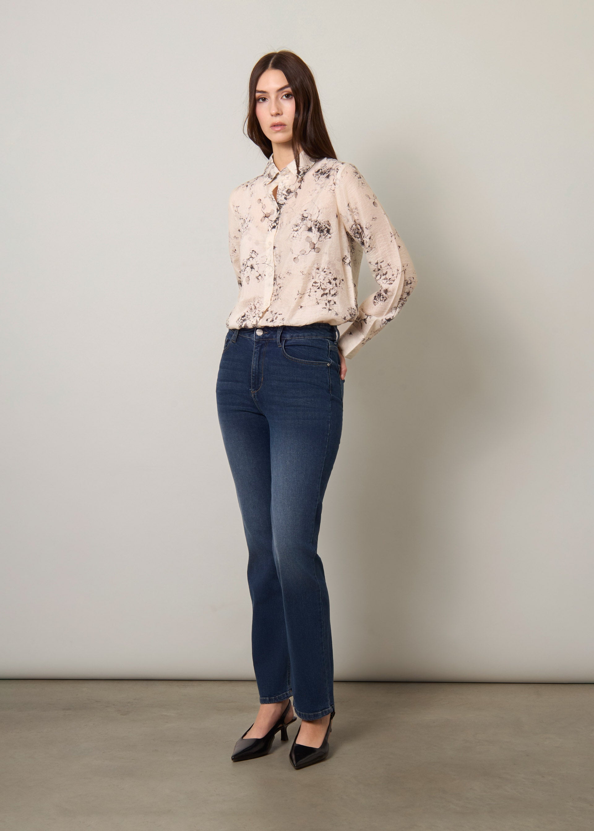 Jeans regular fit a vita alta