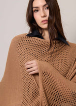 Poncho lungo in maglia traforata