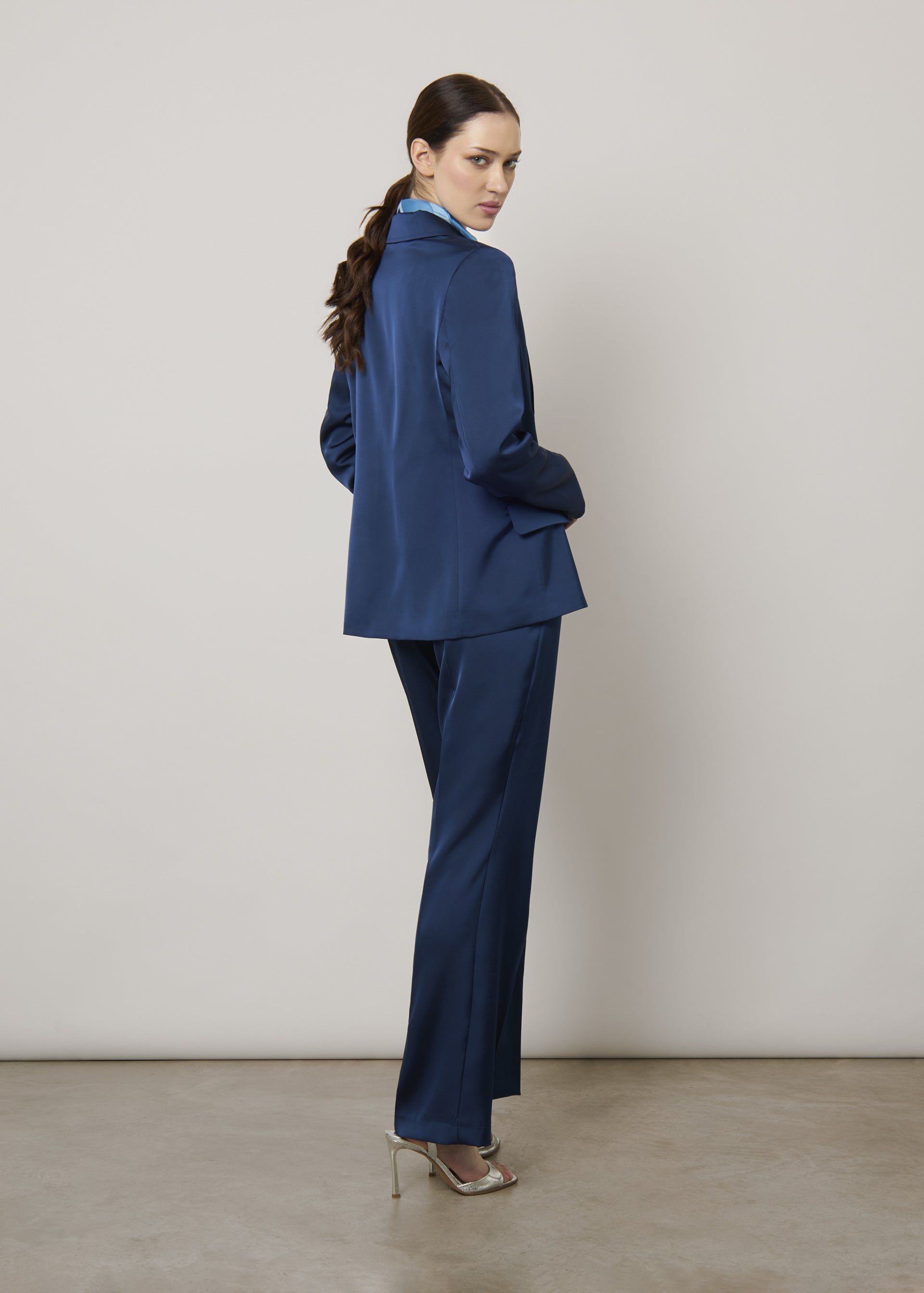 Pantaloni in satin a vita alta