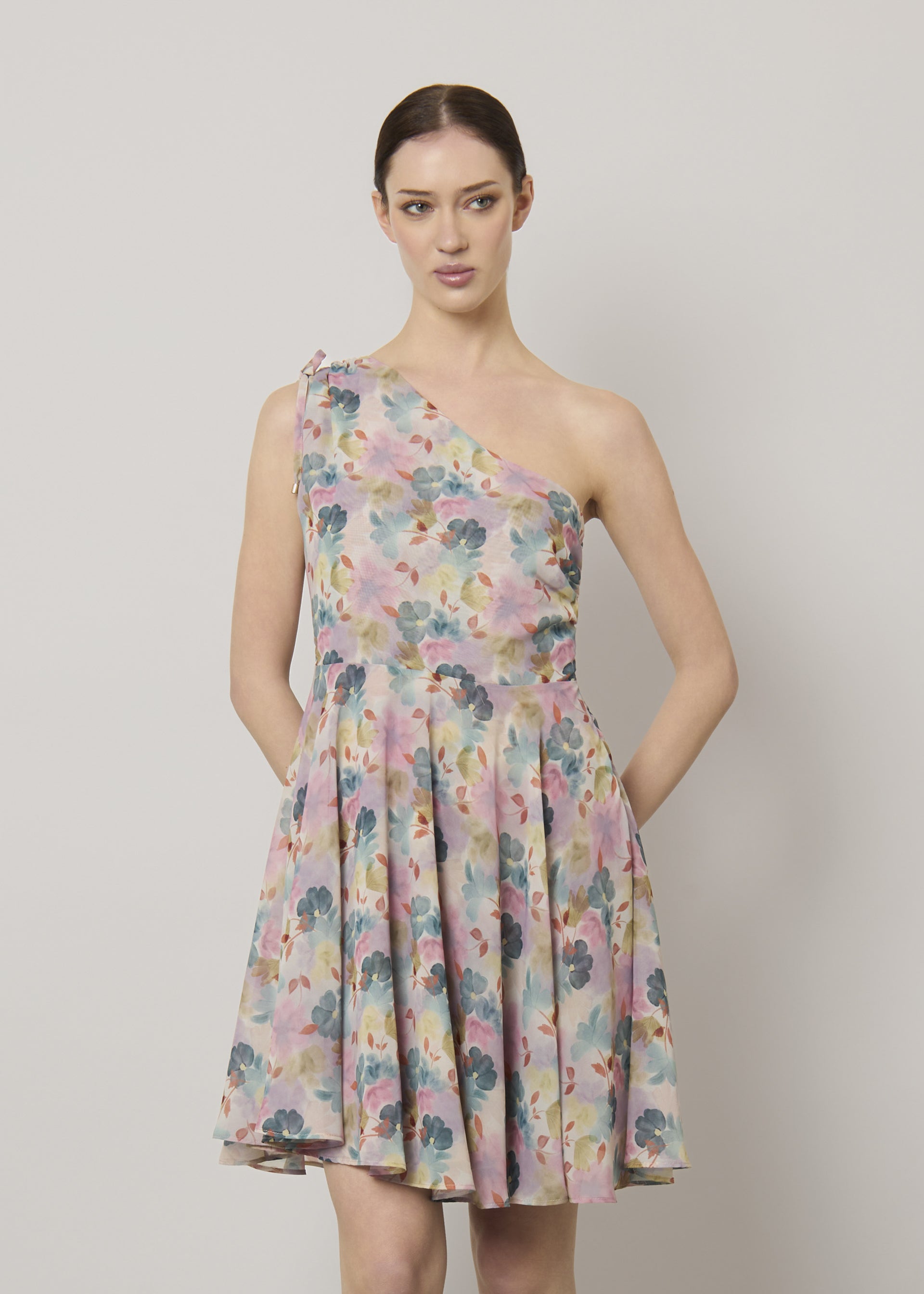 Abito in georgette monospalla