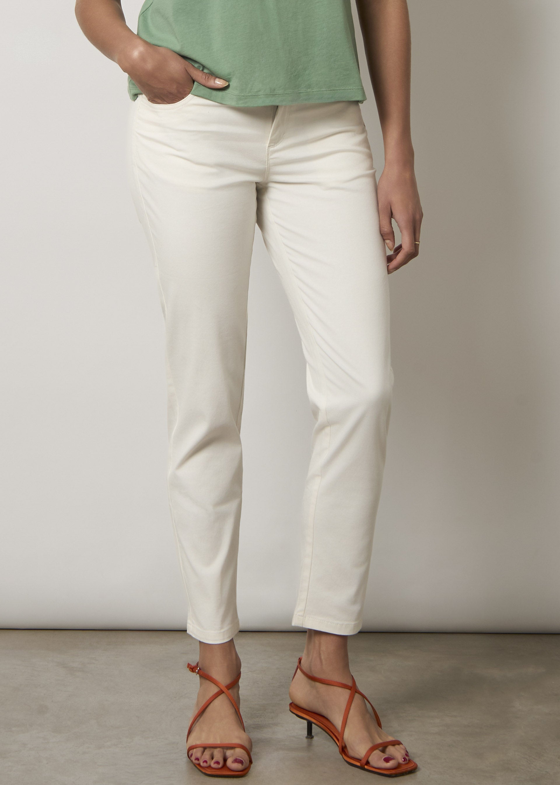 Pantaloni slim fit in cotone stretch