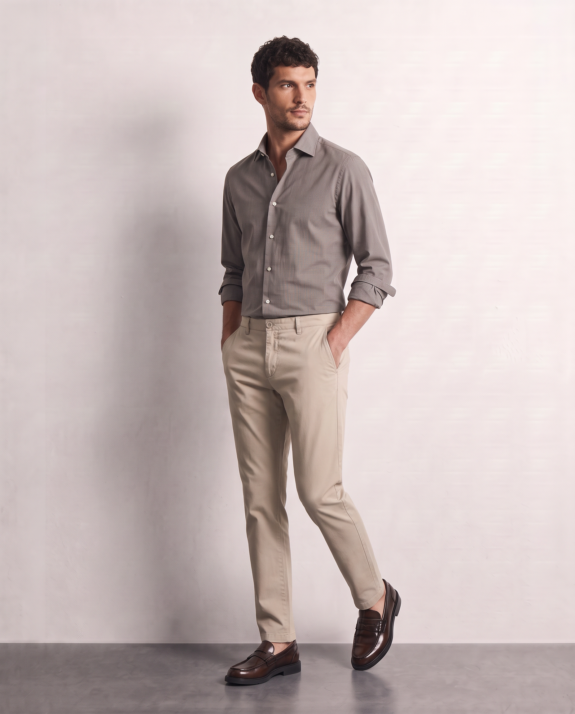 Pantaloni con tasche posteriori