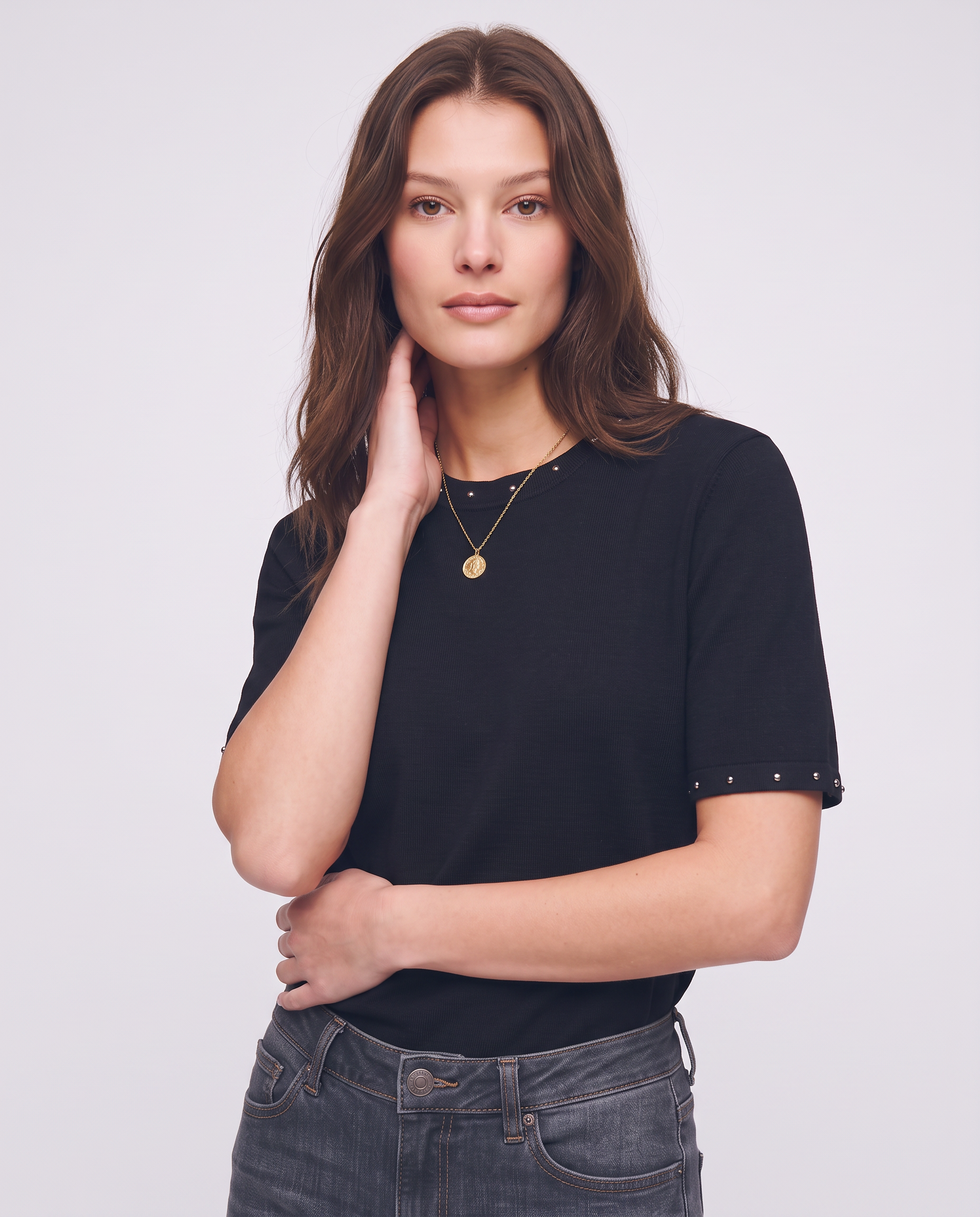 T-shirt a maniche corte con borchie