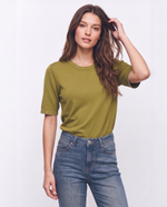 T-shirt a maniche corte con borchie