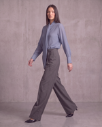 Pantaloni ampi con pieghe