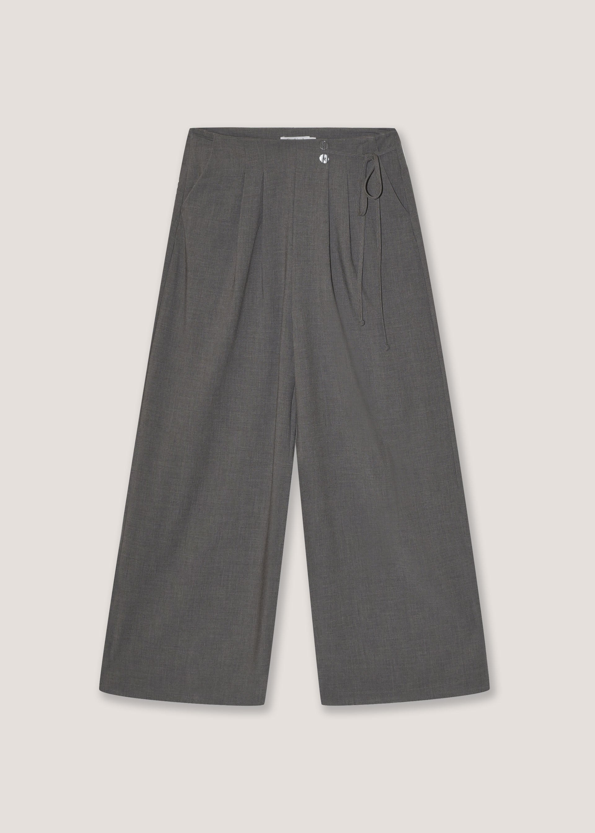 Pantaloni ampi con pieghe