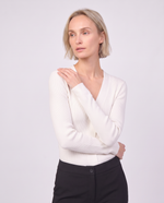 Maglia a costine con scollo a V