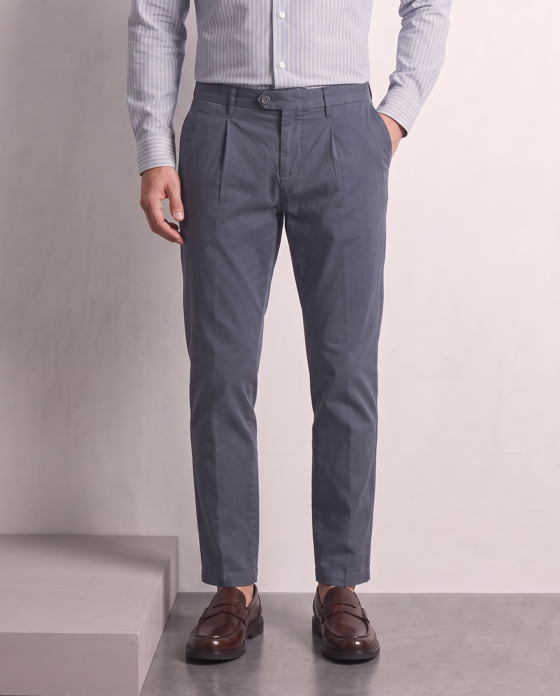 Pantaloni con pinces