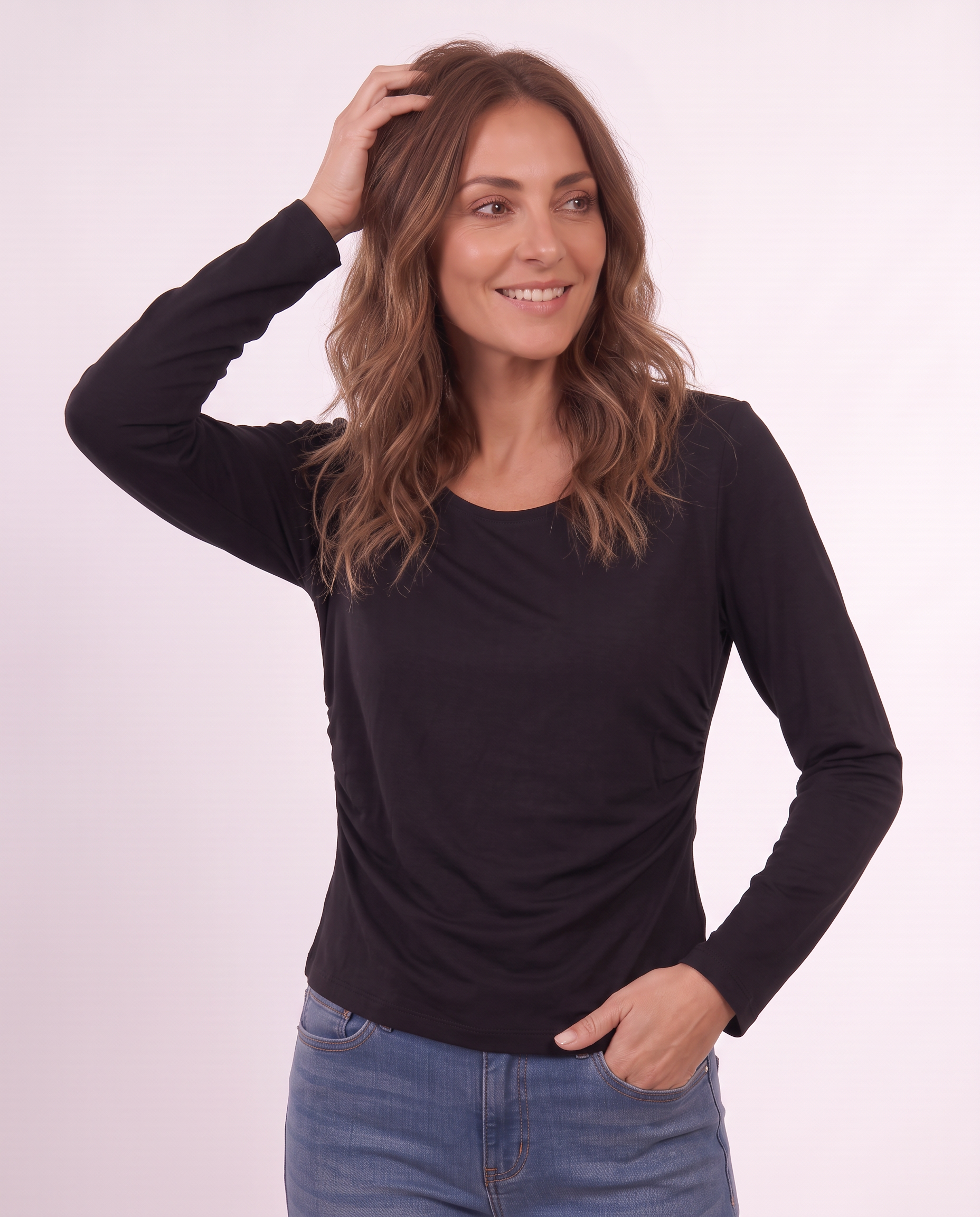 Maglia con scollo asimmetrico