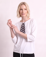 Blusa girocollo con foulard
