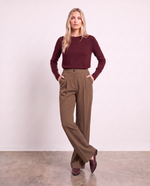 Pantaloni ampi con pinces