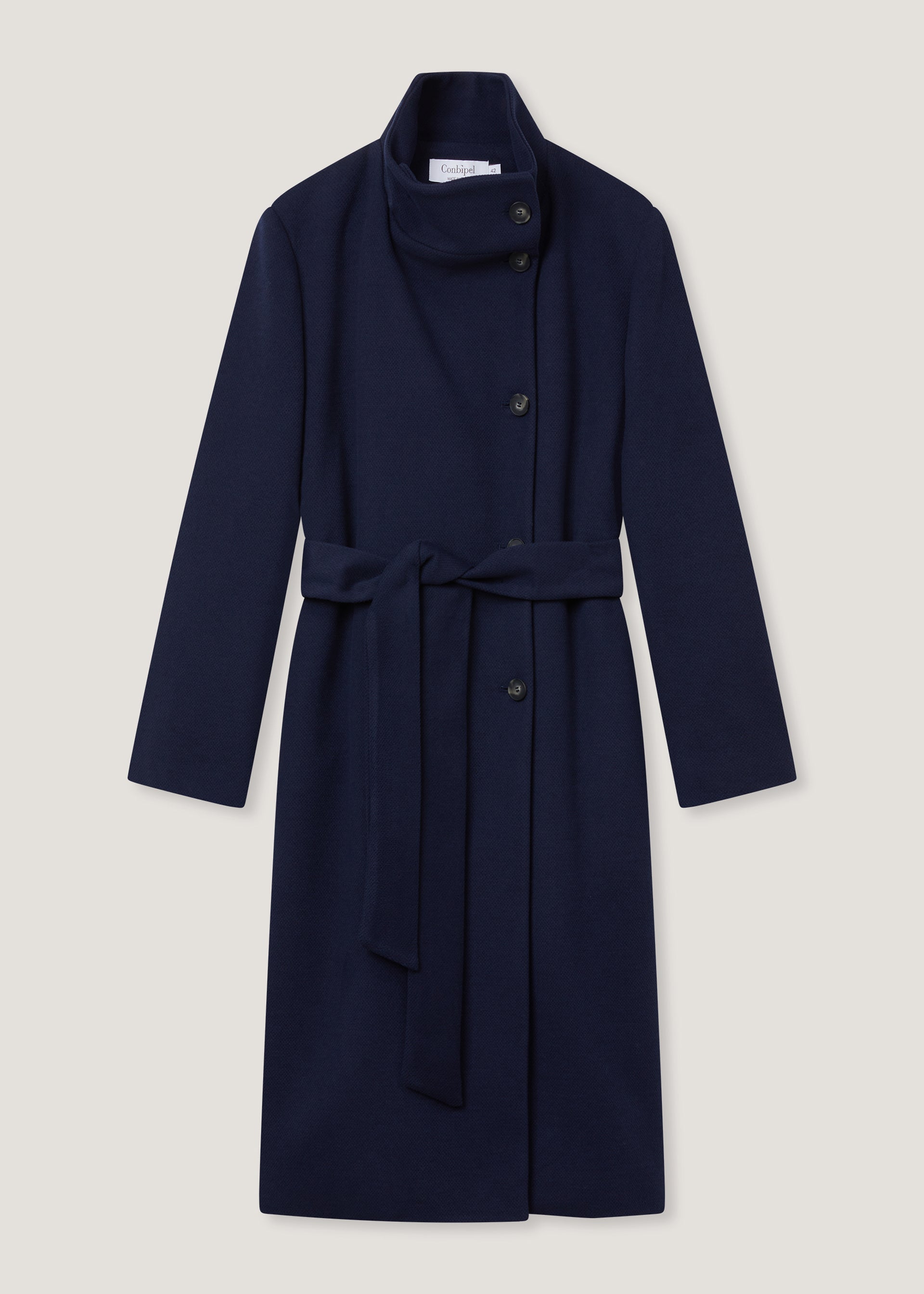Cappotto con collo alto e cintura