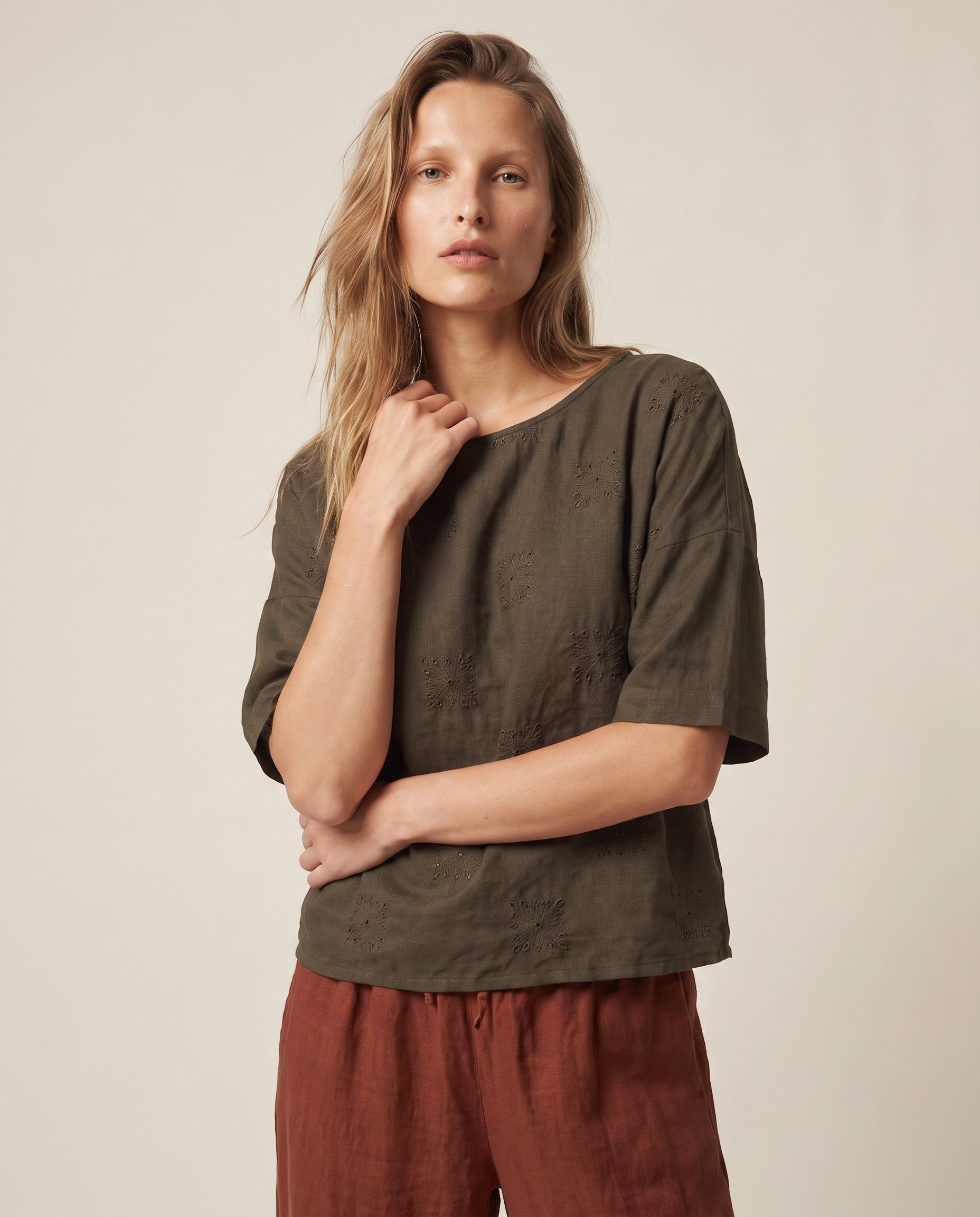 Blusa in cotone con ricami