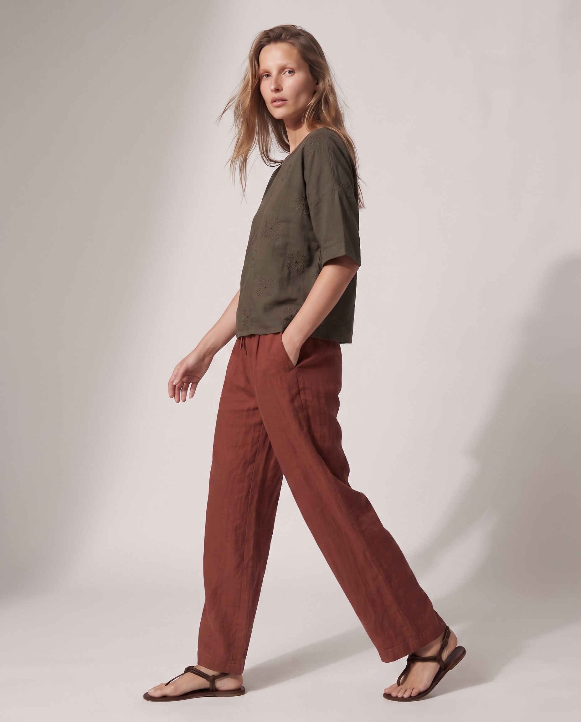 Pantaloni ampi in lino