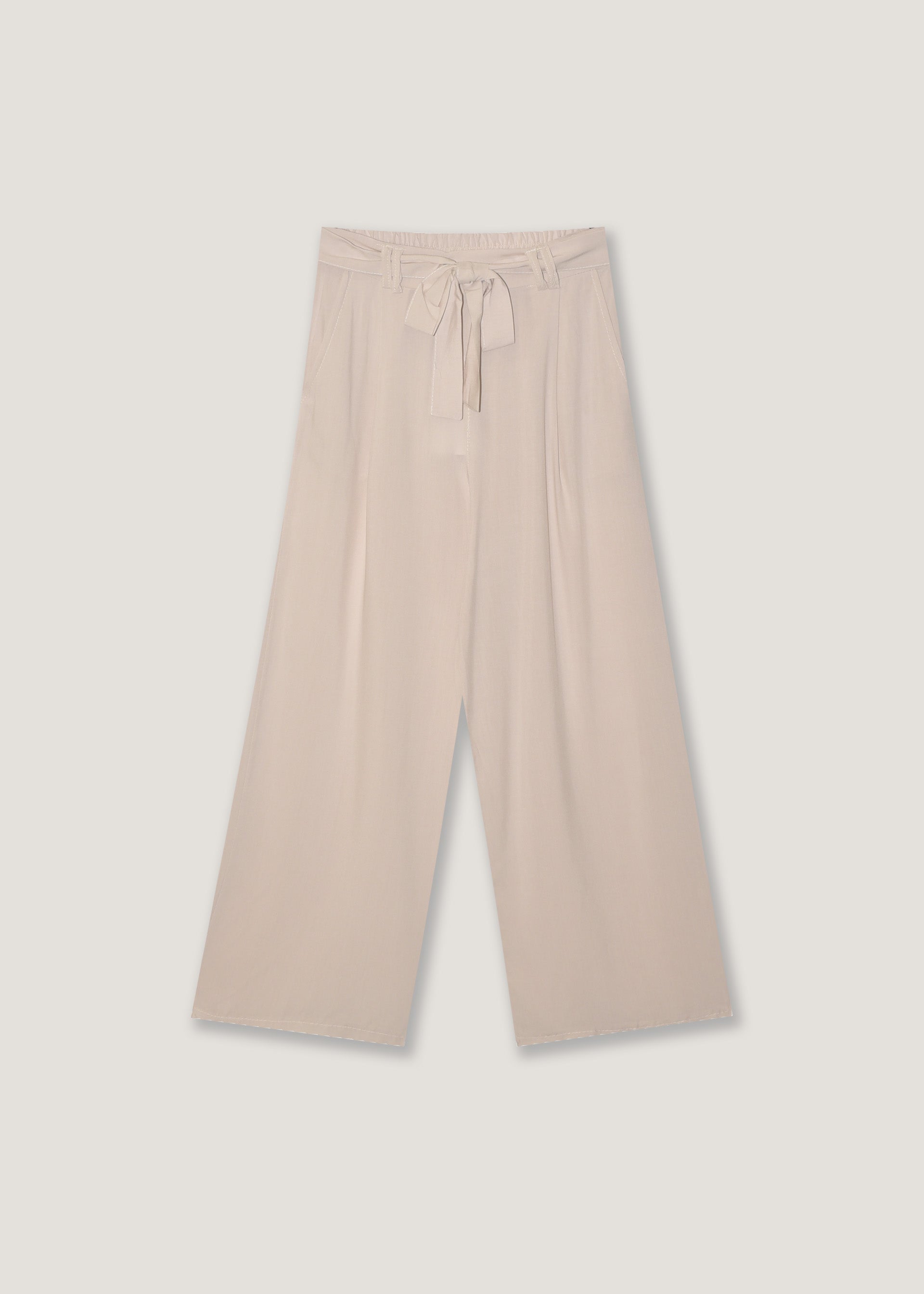 Pantaloni ampi con cintura