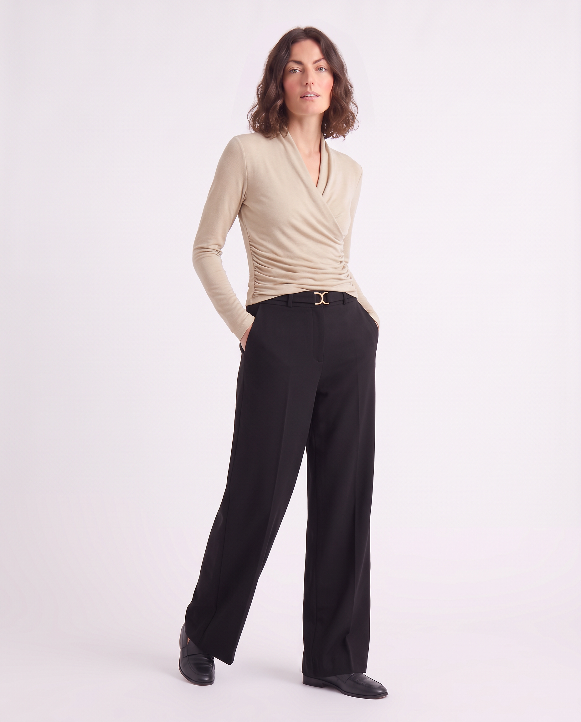 Pantalone a gamba larga con fibbia