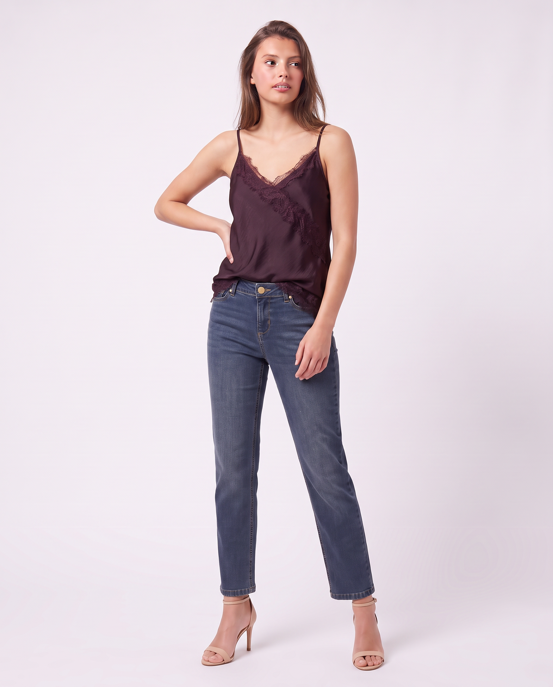 Top in raso con pizzo