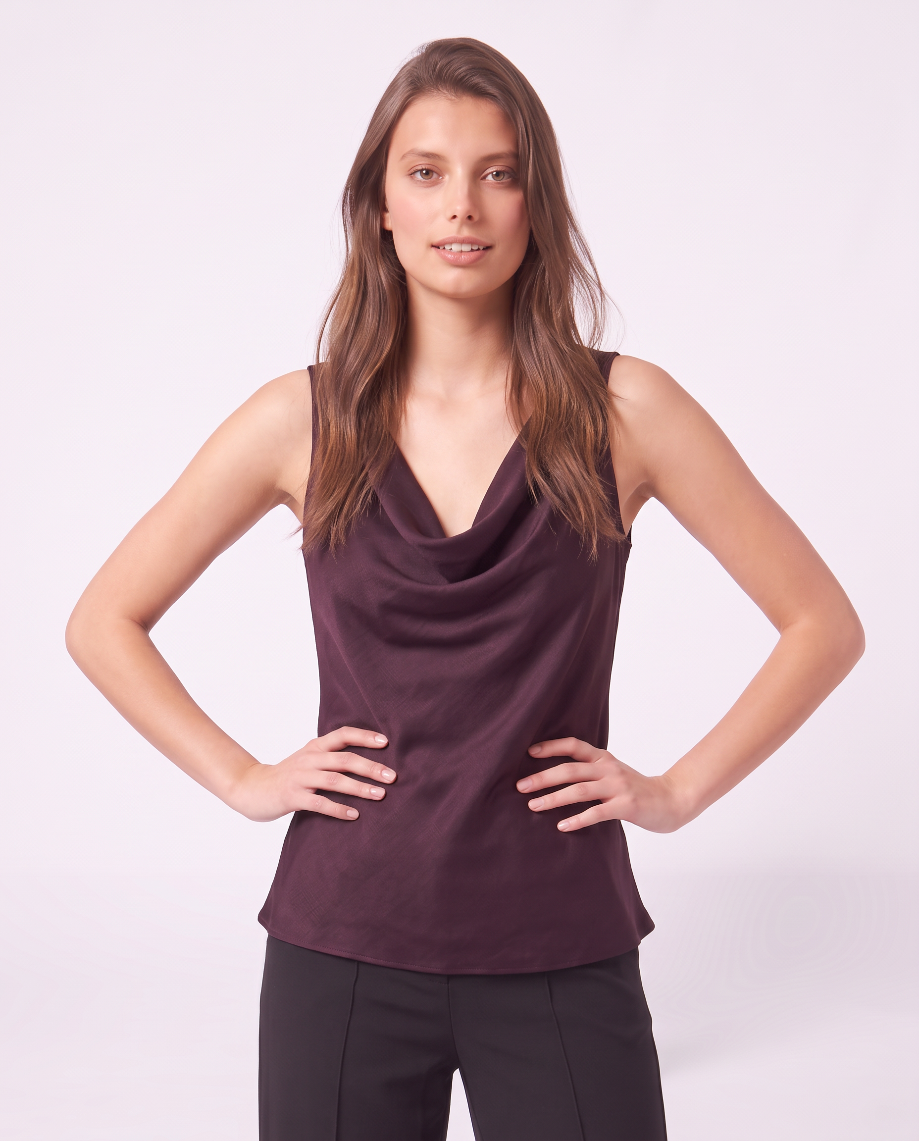 Top in raso con scollo drappeggiato